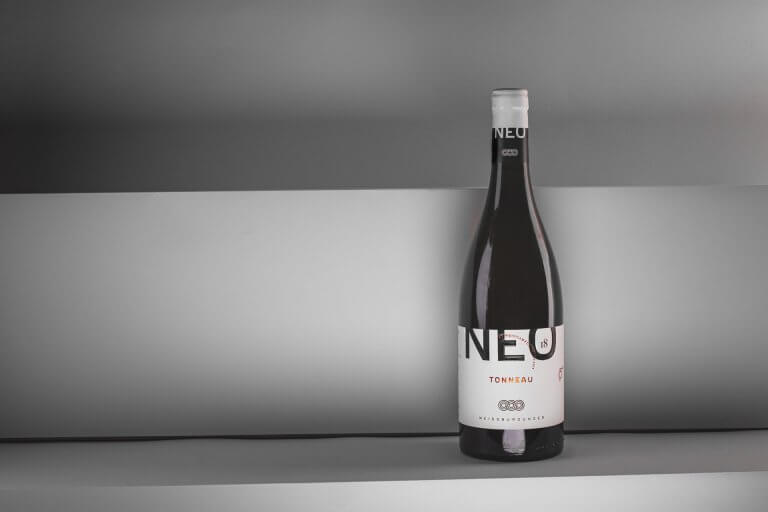 Weinetiketten Design für den Wein NEO vom Weincampus Neustadt von der Designagentur Yummy Stories aus Edesheim in der Pfalz